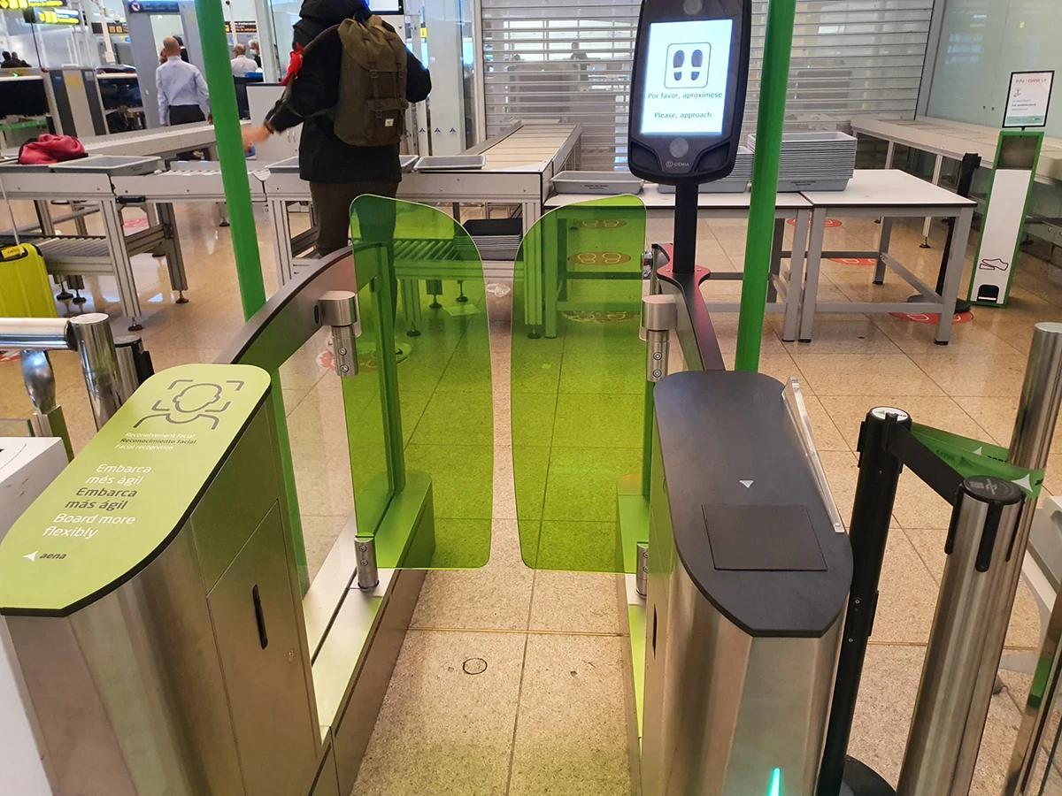Sistema de reconocimiento facial para el control de seguridad en el aeropuerto Barcelona-El Prat. Foto: EASIER