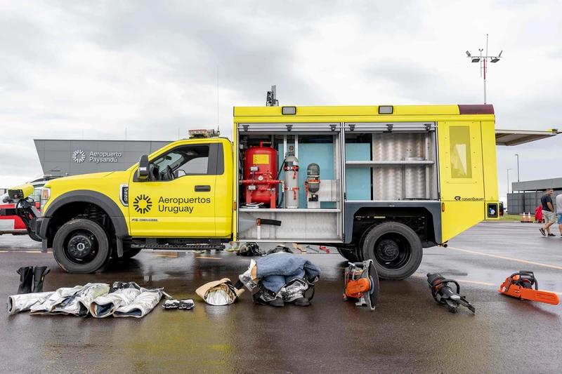 Cami�n perteneciente al destacamento de bomberos del Aeropuerto de Paysand� durante la jornada de puertas abiertas.