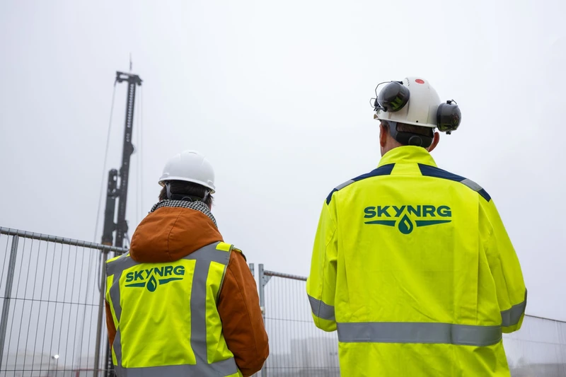 Operarios de SkyNRG.