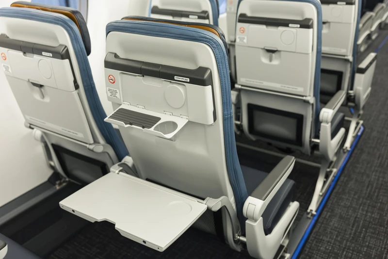 Asientos Recaro de nueva generaci�n instalados en un Embraer E175 por primera vez. 