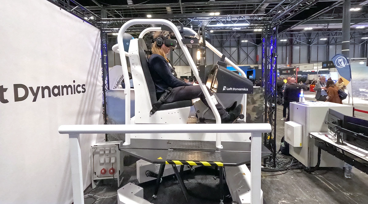 Simulador de realidad virtual VR Robinson R22 de Loft Dynamics. Foto: Diego Gmez
