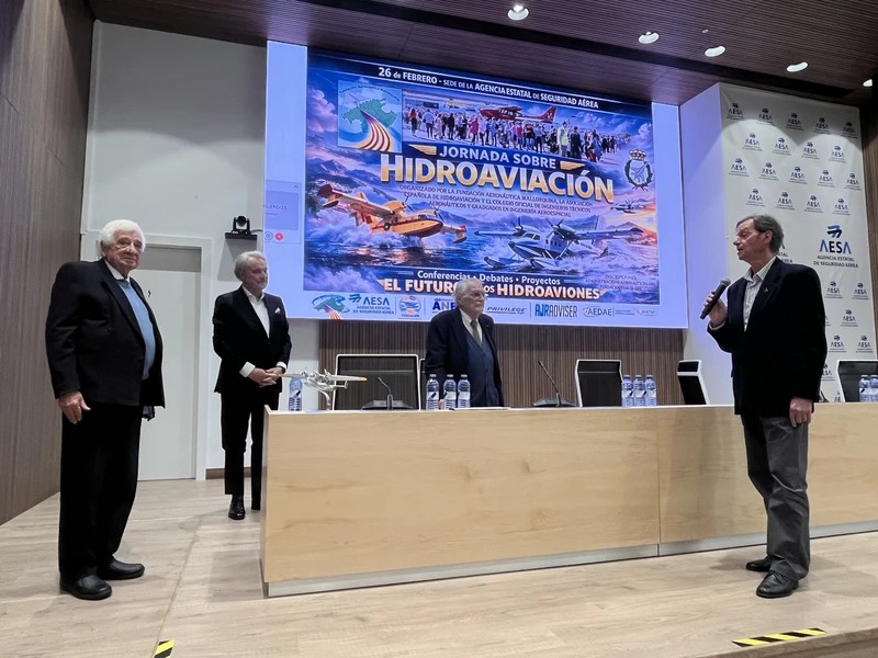 Momento de la Jornada T�cnica �Presente y Futuro de la Hidroaviaci�n�. Foto: FAM