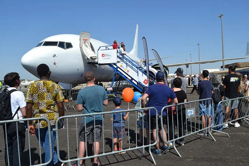 P�blico esperando para acceder a un avi�n en la LleidaAirChallenge 2026. Foto: Aviation Group