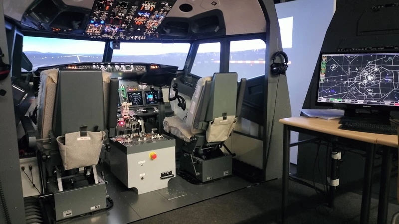 Simulador de vuelo Gen 738 de Lasa Dynamics para aviones Boeing B737.