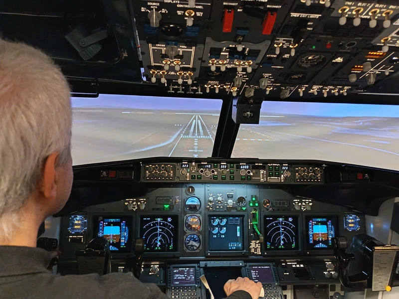 Simulador de Boeing 737 en proceso de certificación, diseñado y fabricado por Lasa Dynamics y equipado con el nuevo sistema de iluminación.