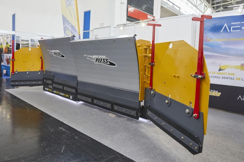 Solucin de eliminacin de nieve sin metal presentado en el Inter Airport Europe 2025. 