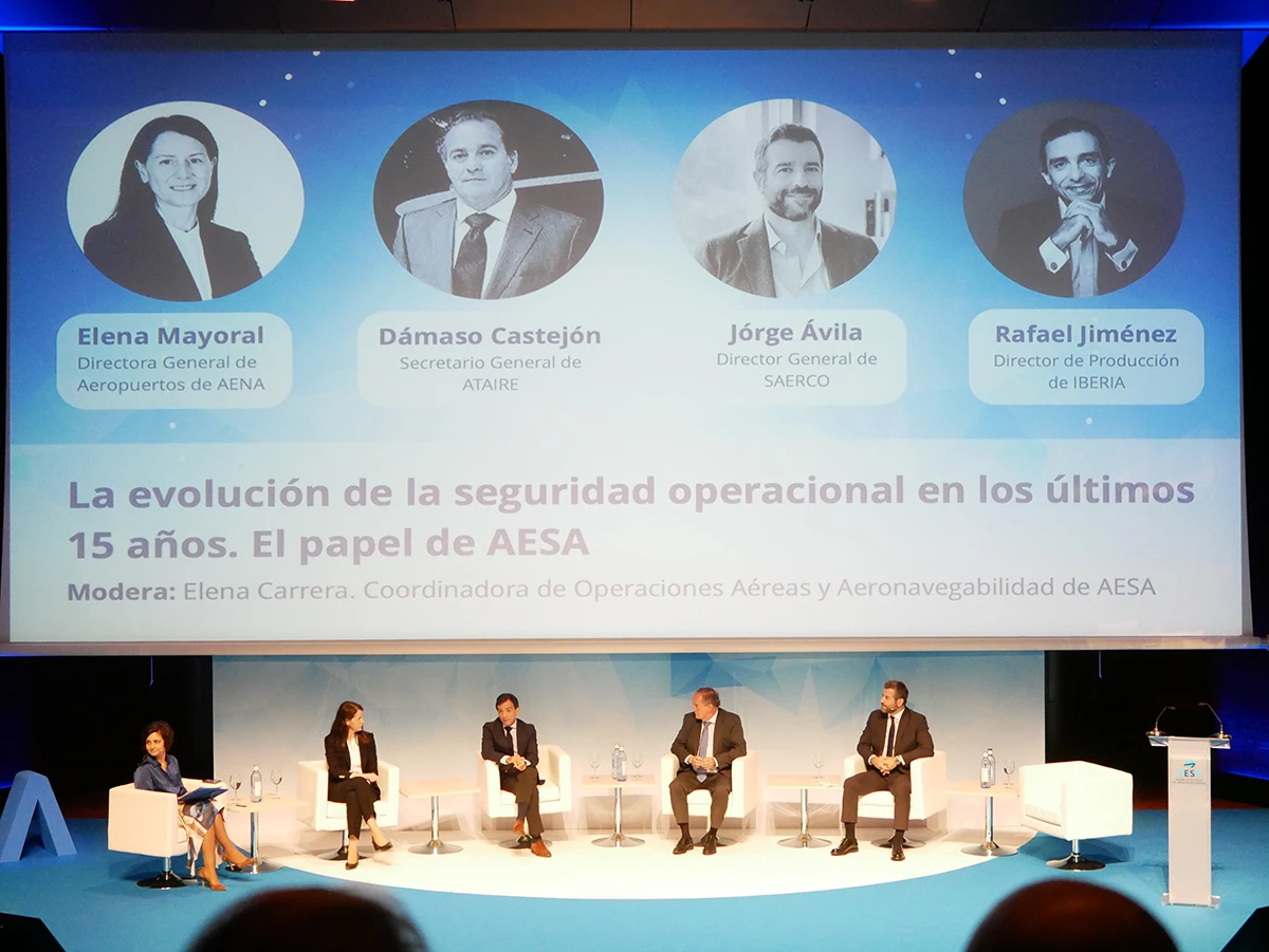 Elena Carrera, coordinadora de Operaciones Areas y Aeronavegabilidad de AESA. En este panel participaron la directora general de Aeropuertos de AENA, Elena Mayoral; el secretario general de Ataire, Dmaso Castejn; el director general de Saerco, Jrge vila; y el director de Produccin de Iberia, Rafael Jimnez.