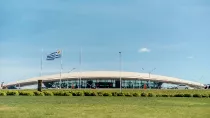 Aeropuerto Internacional de Carrasco, ubicado en Montevideo, Uruguay.