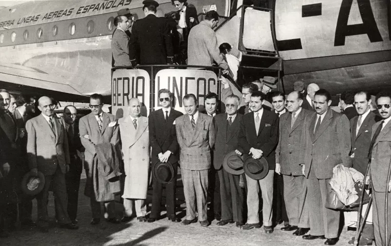 Foto histrica del primer viaje areo de Iberia de Madrid a Ciudad de Mxico en un  avin Douglas DC-4. Foto: Iberia
