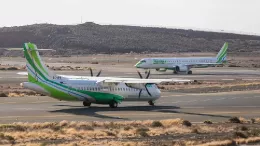 Aviones de Binter en pista. Foto: Binter