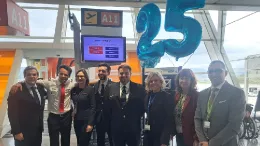 Equipo de Air France en Bilbao junto a tripulacin y directivos de Aena. Foto: Air France