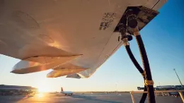 Avin repostando combustible. Foto: IATA