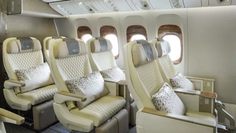 Nuevos interiores Premium Economy de los aviones Boeing 777 de Emirates. Foto: Emirates