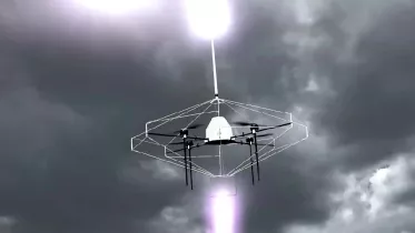 Recreacin digital del dron de NTT en el momento del impacto de un rayo. Foto: Youtube de NTT