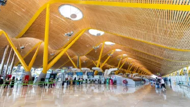 Interior de la Terminal 4 del aeropuerto Madrid-Barajas. Foto: Aena