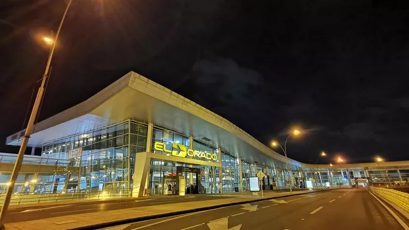 Exterior del Aeropuerto Internacional de El Dorado de Bogot. 