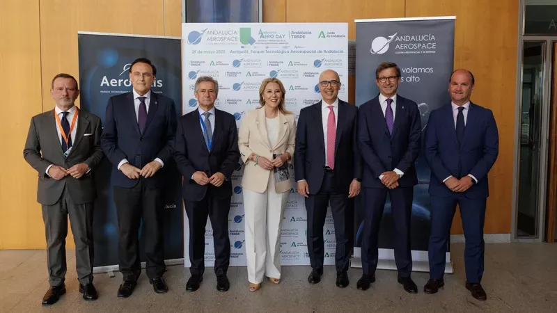 Foto de familia Andaluca Aero Day. Foto: Andaluca Aerospace