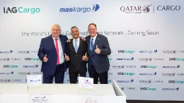 Representantes de IAG Cargo, Qatar Airways, MASkargo tras el anuncio de su prxima alianza en el marco de Air Cargo Europe, celebrado en Mnich.