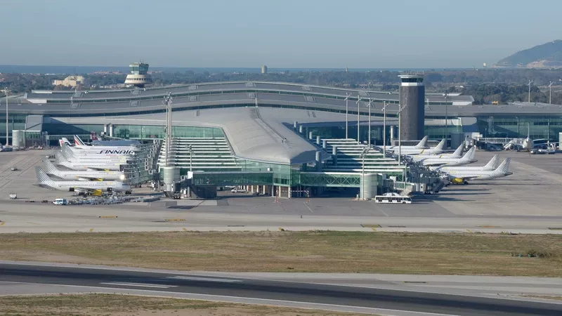 Aeropuerto Josep Tarradellas Barcelona-El Prat (terminal y plataforma). Foto: Aena