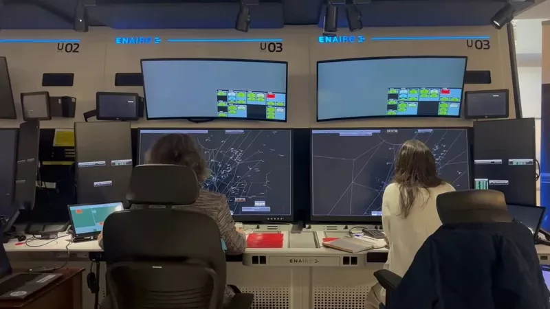 Imagen del Centro de Control Gran Canaria de Enaire que particip en la prueba de la primera comunicacin VHF del Startical. Foto: Enaire