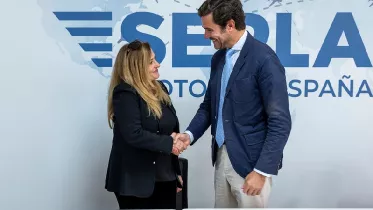 Fernando Miragaya, presidente de Sepla junto a Mara Paz Garca-Vera, directora general de la Fundacin Complutense, tras la firma del acuerdo de colaboracin. Foto: Sepla