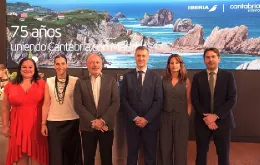 Foto de grupo de la celebracin de los 75 aos del vuelo Madrid-Santander. Foto: Iberia