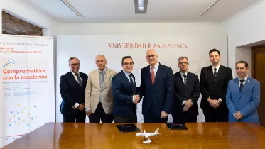 Acto de firma del convenio entre Adventia y Air Europa. 
