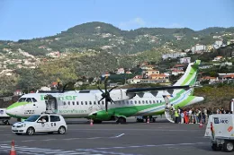 Aeronave ATR de Binter en la pista del Aeropuerto de Madeira. Foto: Binter