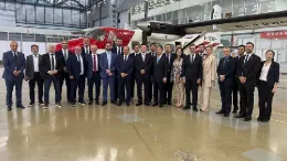 El gobernador catarinense Jorginho Melo visito la fbrica Harbin Aircraft Industry Group, que produce el Harbin Y-12F y otras aeronaves.