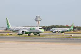 Dos aviones de Binter en un aeropuerto. (foto: Binter)