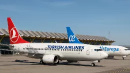 Recreacin de aviones de Turkish Airlines y Air Europa en el aeropuerto de Madrid-Barajas.