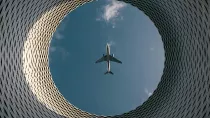 Imagen de un avin en vuelo. Foto: Kiwi.com