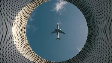 Imagen de un avin en vuelo. Foto: Kiwi.com