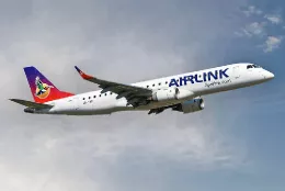 Embraer E190 de la aerolnea sudafricana regional Airlink.