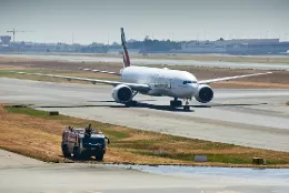 Primer Boeing 777 renovado de Emirates que llega a Sudfrica. Foto: Emirates