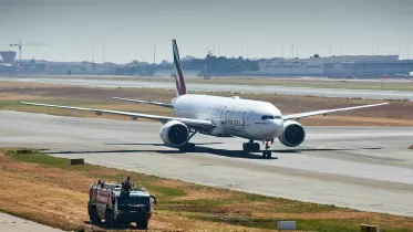 Primer Boeing 777 renovado de Emirates que llega a Sudfrica. Foto: Emirates