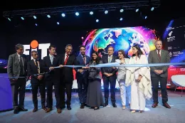 Corte de cinta con la Secretaria Al Nowais, funcionarios y referente del sector turistico y aereo. Foto: FIT