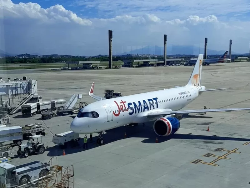Avin de JetSmart en pista. Foto: JetSmart
