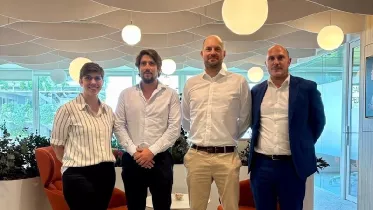 Equipo de lanzamiento del ACS Barcelona (de izquierda a derecha Pilar Asenjo, Daniel Martn-Rodrguez, Andrew Summers, James Fitzgerald). Foto: Air Charter Service
