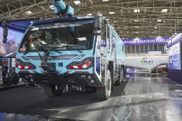 Camin de bomberos hbrido elctrico Volkan en el Inter Airport Europe 2025.
