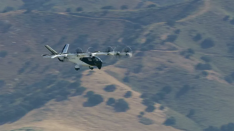 Vuelo del (eVTOL) "Midnight" de Archer Aviation en agosto de 2025. Foto: Archer Aviation