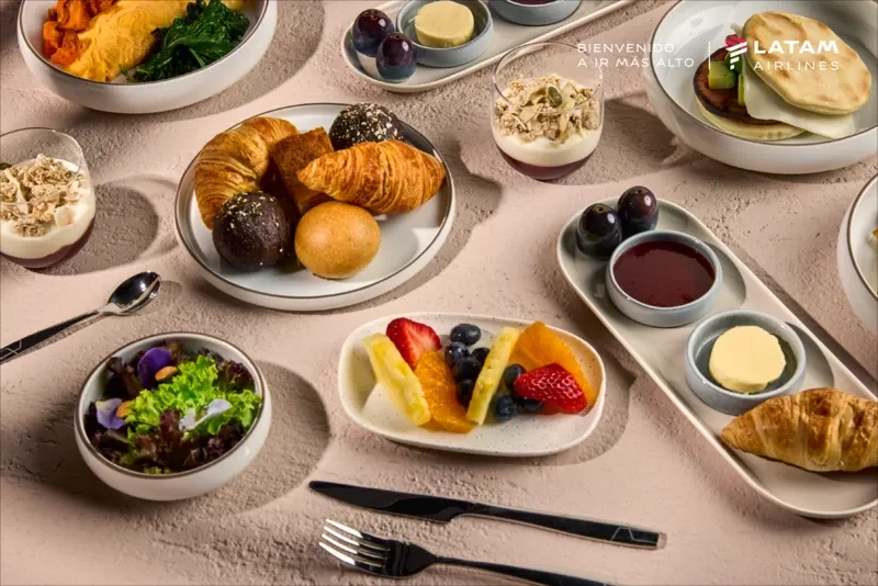 Nuevo rediseo del servicio a bordo de LATAM.