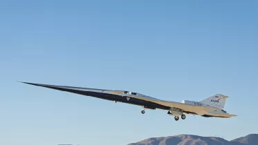 El demostrador X-59 durante su primer vuelo de prueba. Foto: Lockheed Martin