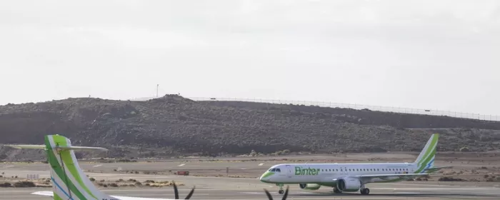 Aviones de Binter en pista. Foto: Binter