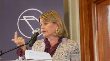 Marta Lestau, Directora de Seguridad de Vuelo de la Agencia Estatal de Seguridad Area (AESA) durante su intervencin el evento SBAE 2025.