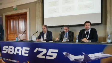 Mesa redonda del evento SBAE 2025 sobre la temtica Regulacin y fiscalidad en la aviacin de negocios europea, participada por: Presidente e Internacional de SBAE 2025 Consultor, y participado por: Sven Wassmer, Jefe del Departamento de Baja Aviacin en Monereo Meyer Abogados; Rman Kok, director de Asuntos Pblicos y Comunicaciones EBAA; Luis Soto, Socio del Grupo Fiscal en Watson Farley & Williams (WFW). Foto: Diego Gmez
