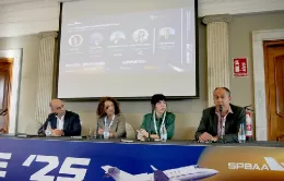 Panel de la SPBAA, de izquierda a derecha, Ignacio Valero (Gestair), Gema Haro (Enaire), Ángel Martínez Campos (Moeve) y Diana Zugasti Hervás (AESA). Foto: Diego Gómez