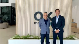 Richard Clark (izq.), consejero delegado de Air Europa, junto a Othman Ktiri, presidente Ejecutivo y Fundador OK Mobility, tras el anuncio del acuerdo entre ambas compaas. Foto: Air Europa