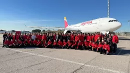 Foto de grupo de los estudiantes de formacin profesional que comienzan sus prcticas en Iberia Mantenimiento. Foto: Iberia