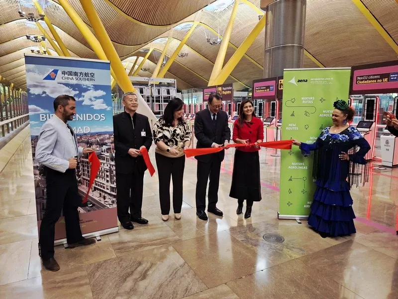 Acto de inauguracin de la ruta Madrid-Barajas, Guangzhou que cont con la participacin de altos directivos de China Southern y representantes de Aena en Barajas. Foto: Aena